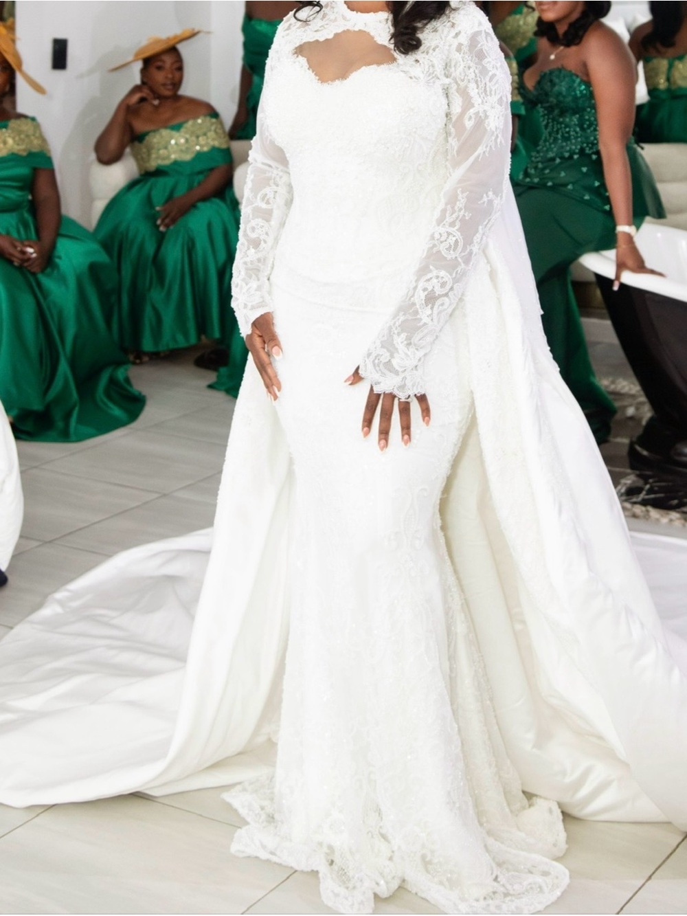 Bridal Lace Long-Sleeve White Wedding Gown with Train